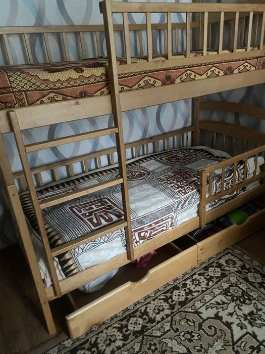 Ліжко двохярусне