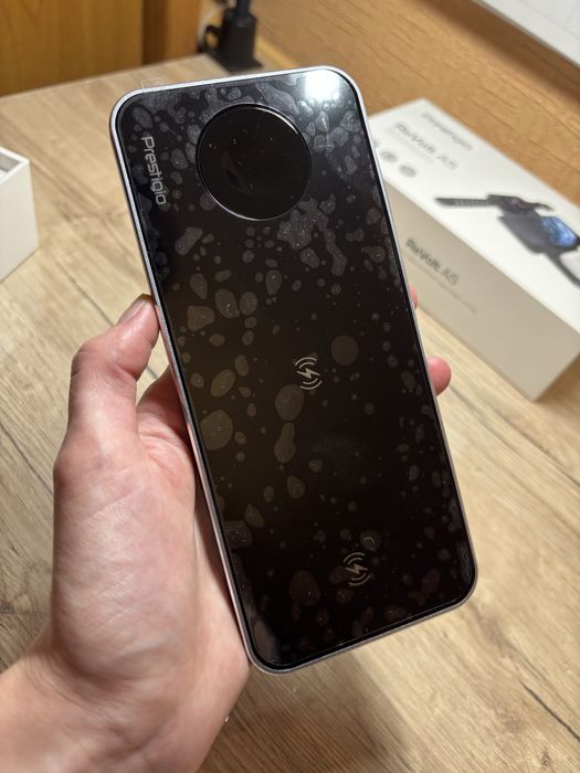 Продам беспроводную зарядку Prestigio ReVolt A5