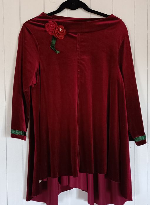 Túnica em veludo bordeaux da marca Maria Catita