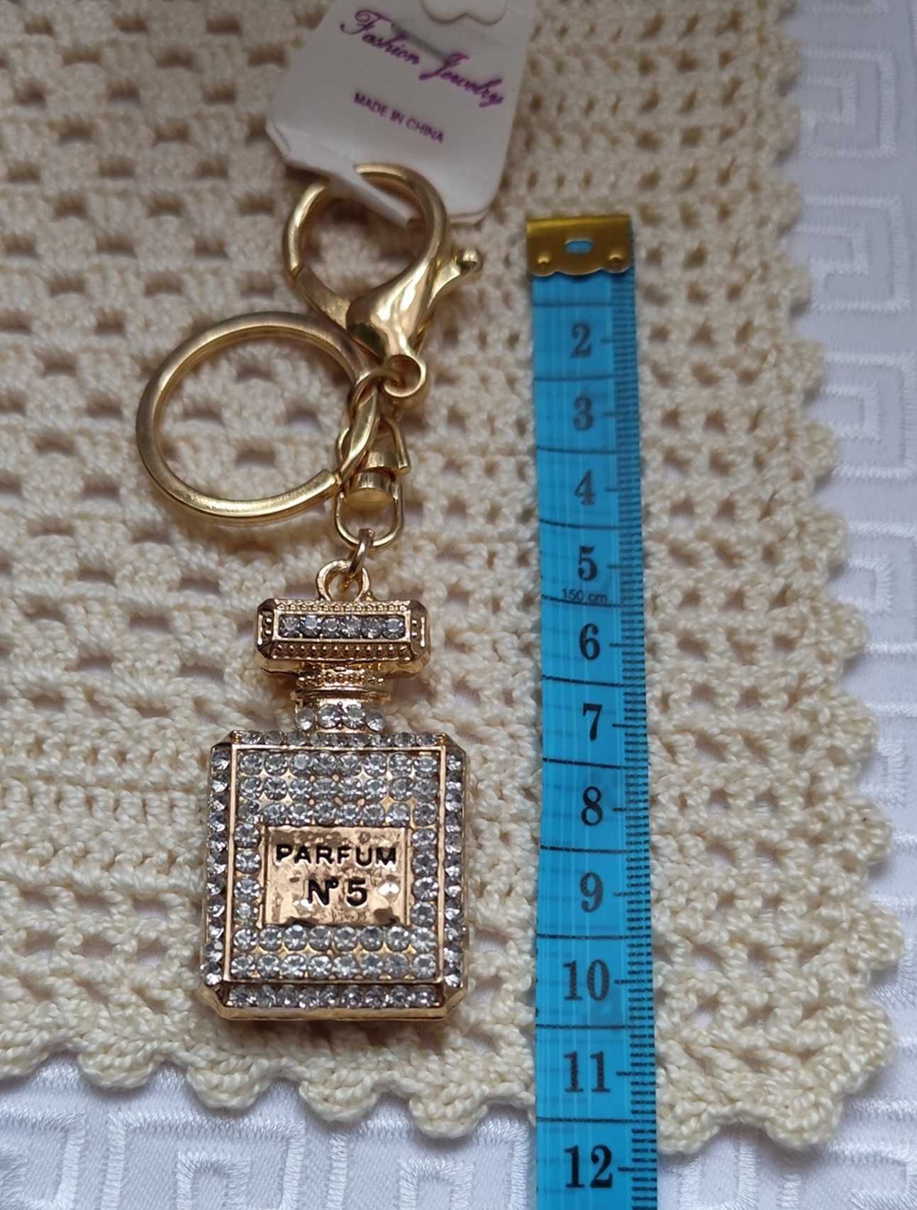 Zjawiskowy w cyrkoniach No5 perfumy chanel  brelok złoty zawieszka