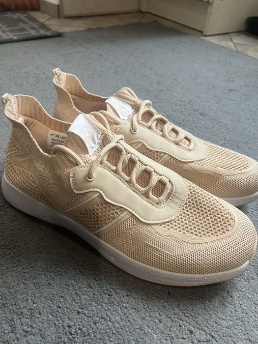 Кросівки жіночі 41 р