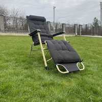 Розкладне крісло Лежак Садовий шезлонг з подушкою та матрасом до 125кг