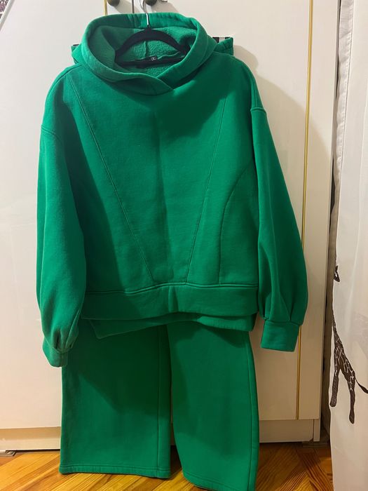 Стильный спортивный костюм