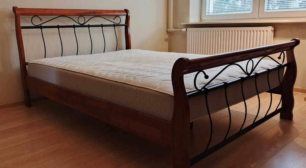 Łóżko 140x200 ze stelażem i materacem