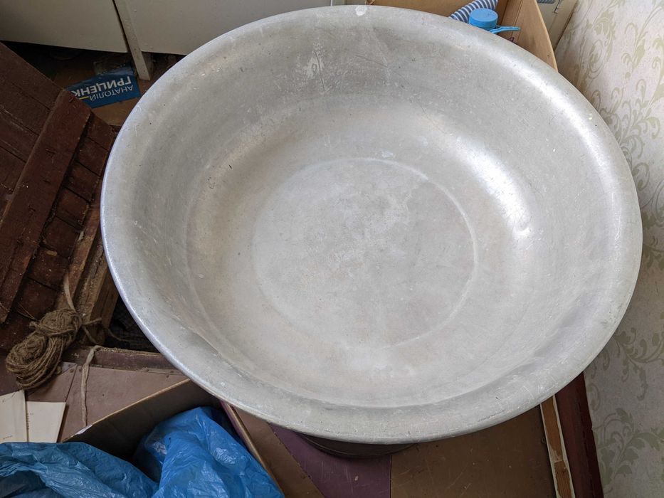 Кастрюли , миски эмаллированные, алюминиевые, нержавейка