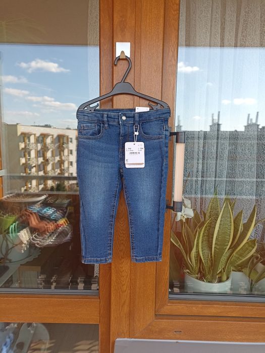 Spodnie jeansy Mayoral r, 80 nowe z metką niebieski slim fit