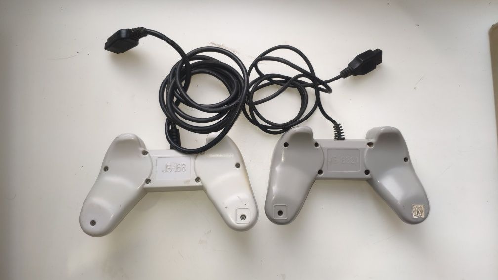 Продам легендарную ретро консоль dendy