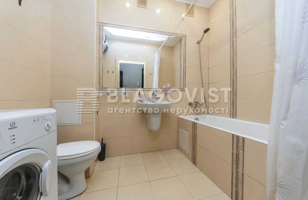 Продаж 2 к квартири Коновальця 7/9  Палац Україна ремонт!!!