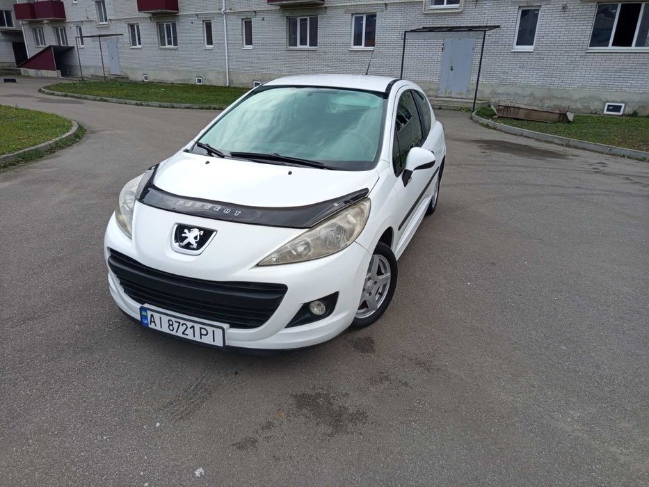 Автомобіль Пежо 207