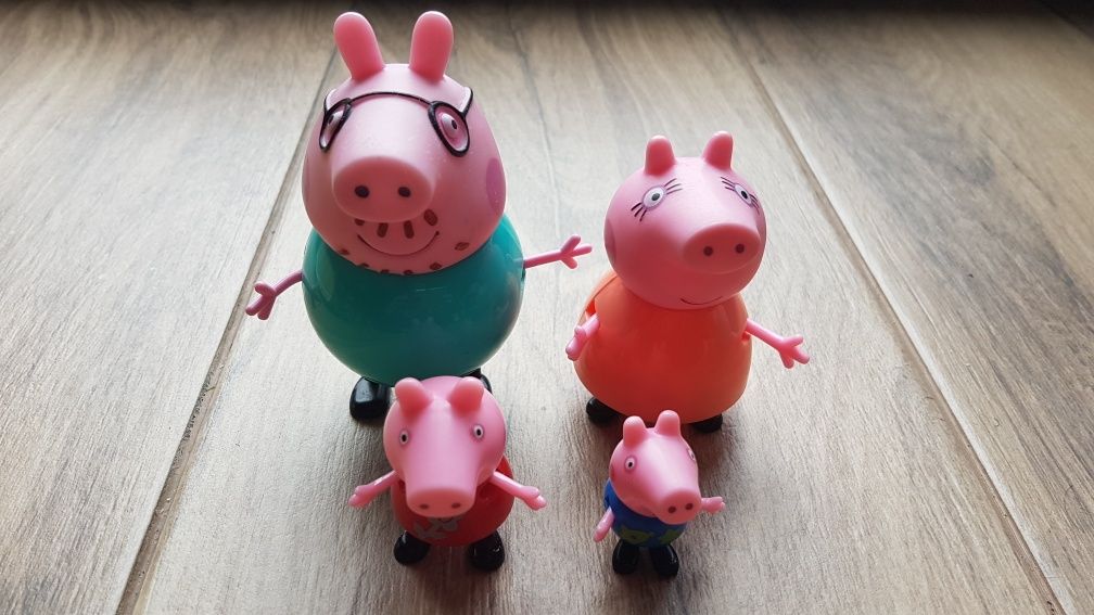 Zestaw świnka Peppa i jej rodzina 14 elementów
