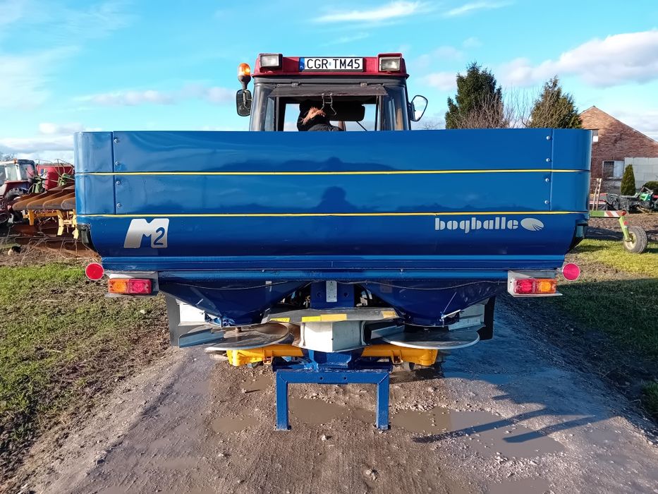 Rozsiewacz nawozu Bogballe M2 2500kg Hydraulicznie otwierany 2010r