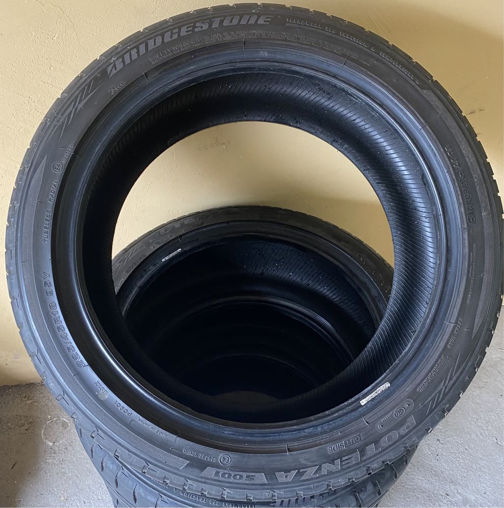 Продам резину 225/45R18