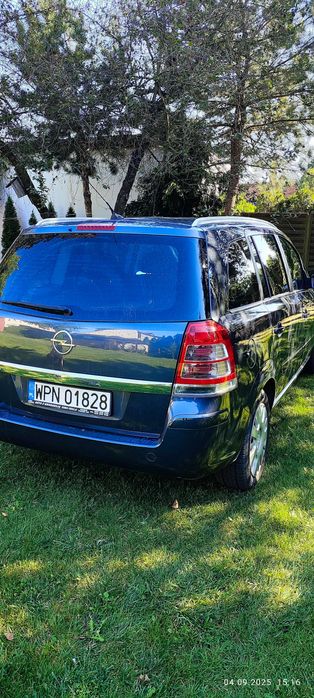 Opel Zafira B 2007 rok  1.6 Benzyna 7 Osobowy