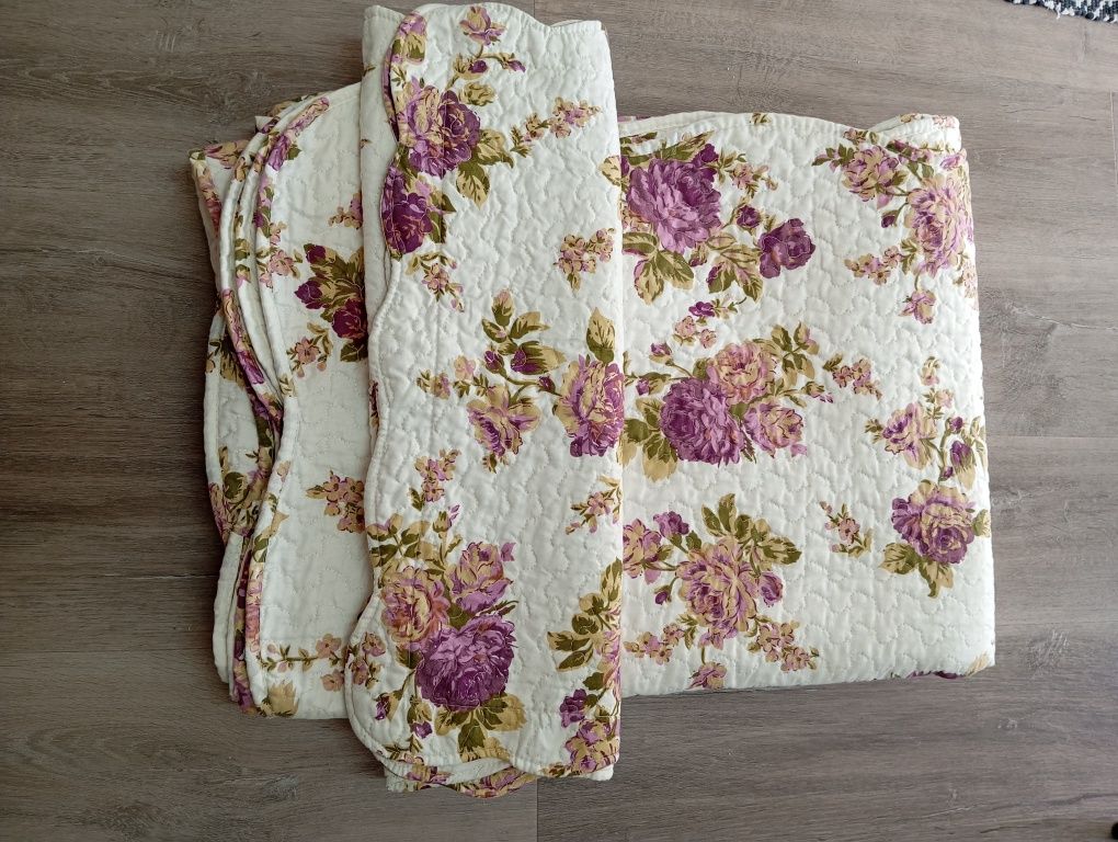 Colcha nova com capa almofada