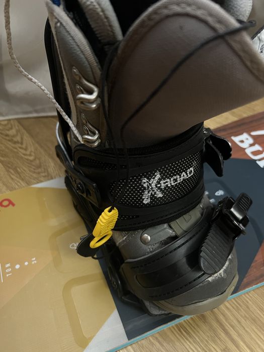 комплект сноуборд Kari Traa 133см + кріплення Xroad + боти Burton 23,5