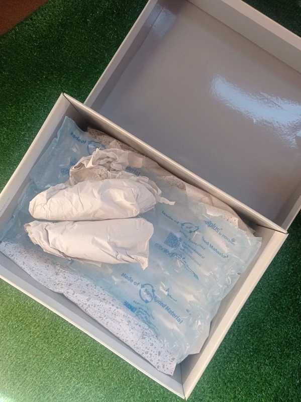 Novo Jordan 4 Blue Navy 42.5 – Original Box & StockX Authentication