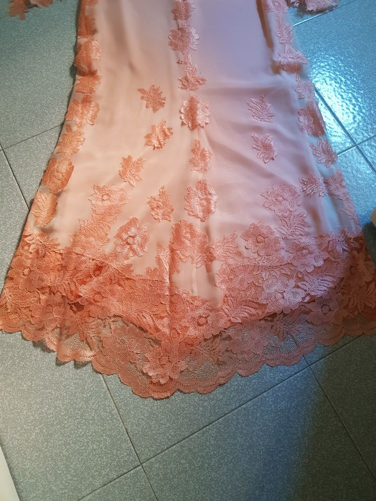 Vestido Cerimônia ou Festa,em seda e renda.Oferta de sapatos igua