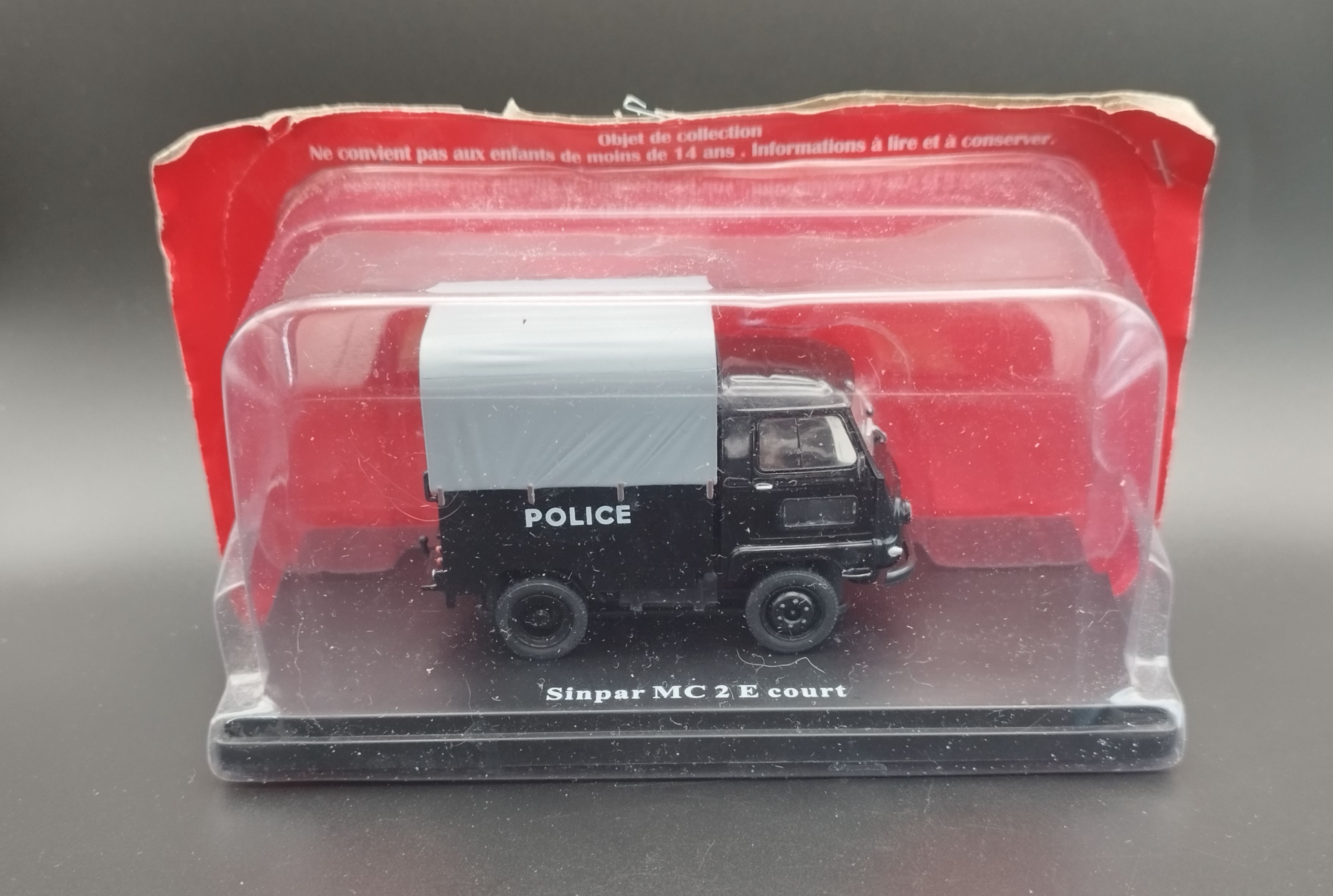 1:43 Altaya 1968 Renault Sinpar MC2 E Police model nowy