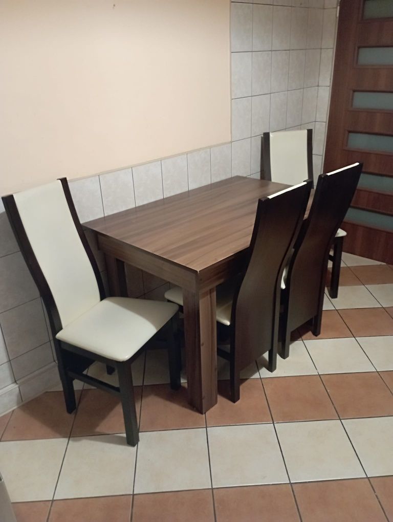 4krzesła+ stół stan bdb