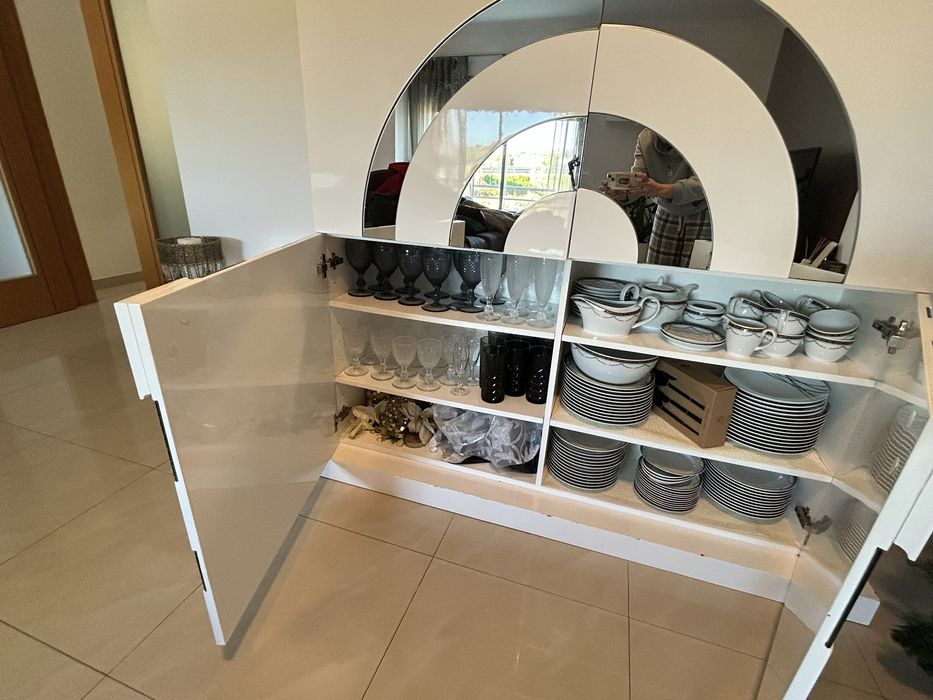 Movel aparador com 4 portas