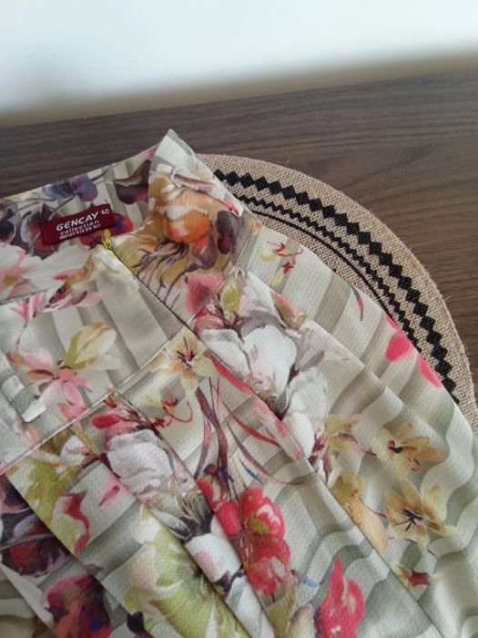 Piękna długa spódnica kolorowa maxi