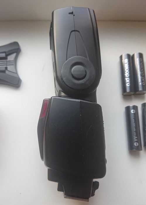 Спалах Nikon SB-700