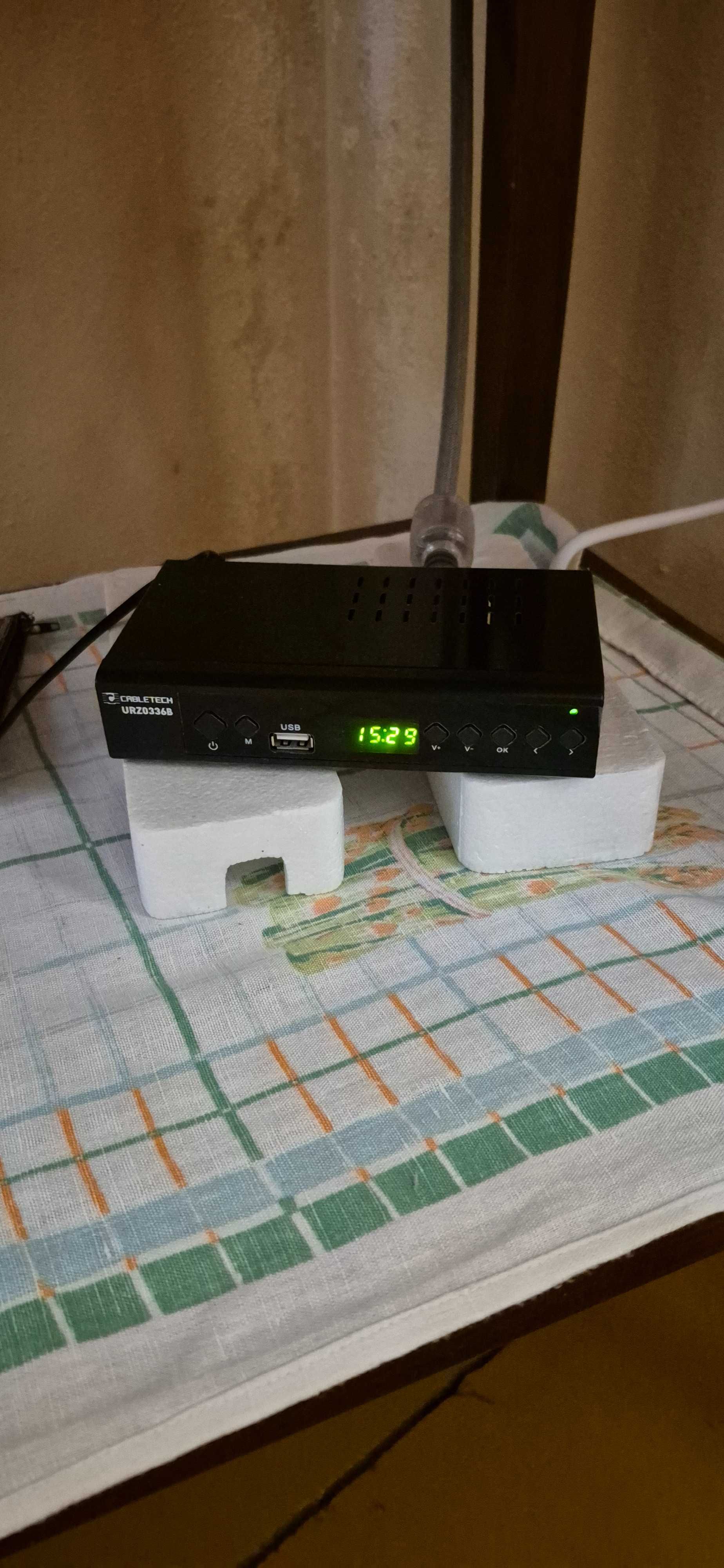 Telewizor LCD 32 cale FULL HD SHARP + dekoder DVBT2