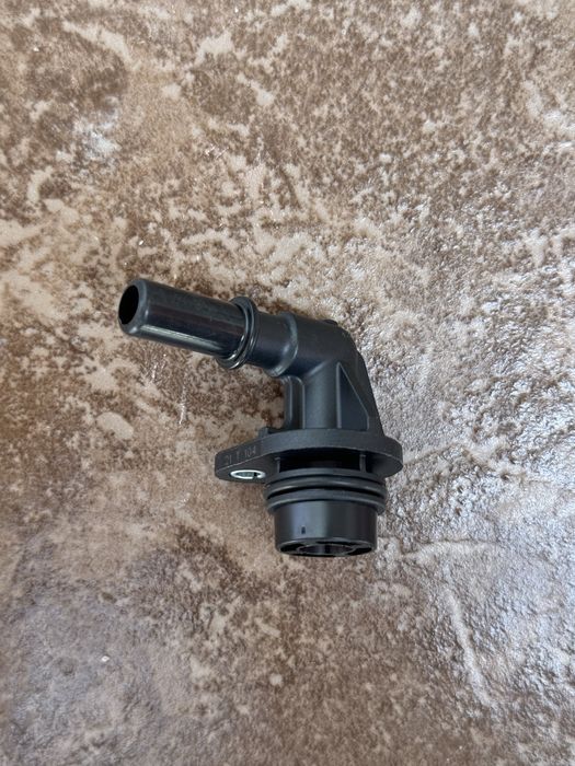 Штуцер вакумного насоса Jeep Compass 2017 18 19 20 21 22 23