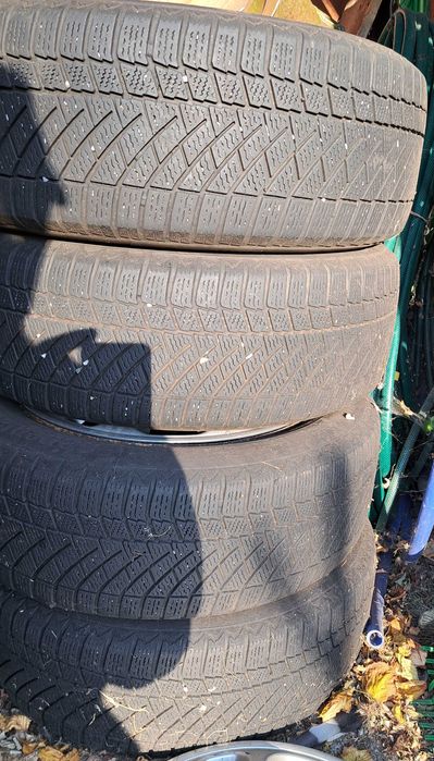 Komplet felgi stalowe + opony zimowe do Avensis T27