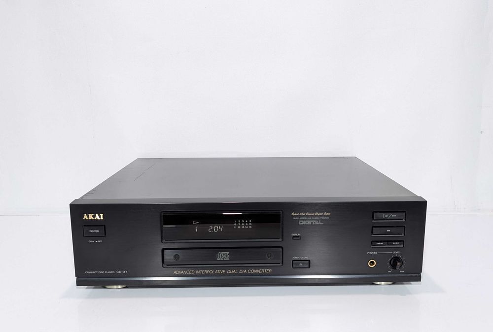 Програвач CD дисків Akai CD-37, ЦАП PCM67P/18 біт/збірка Японія