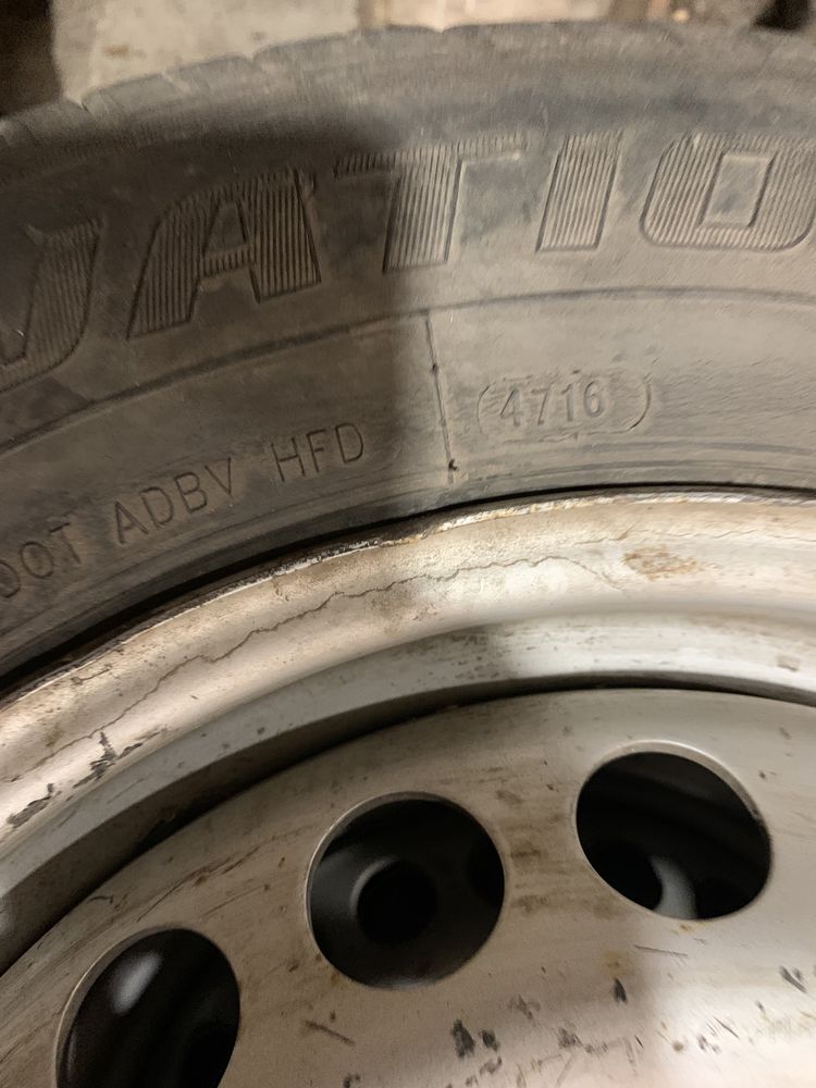 Продам два колеса 205/65 r16c цена за два