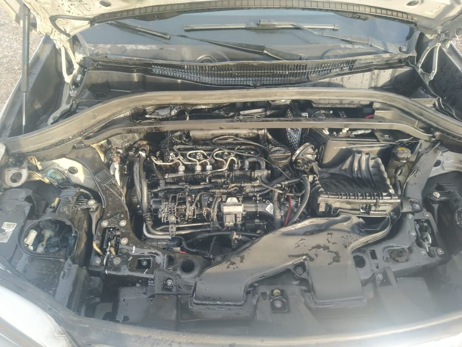 BMW X1  2.0 D queimado