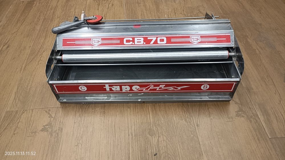 Maszyna do nanoszenia kleju na tapetę TapofixCB 70