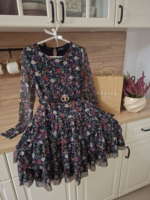 Sukienka w kwiatuszki Mohito