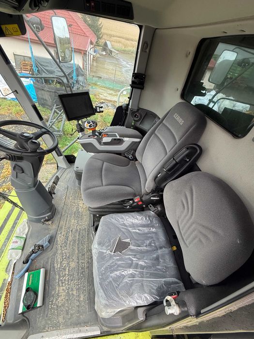 Kombajn Claas Tucano 420 + heder Vario V560