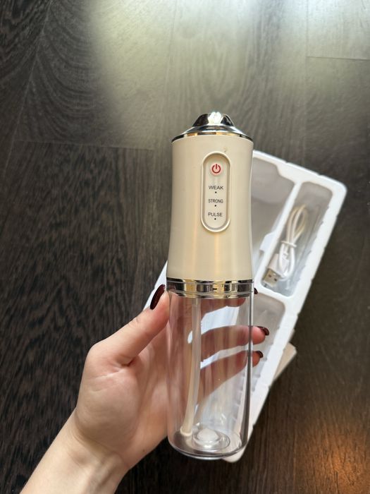 Іригатор для зубів Oral Irrigator (практично новий, Amazon)