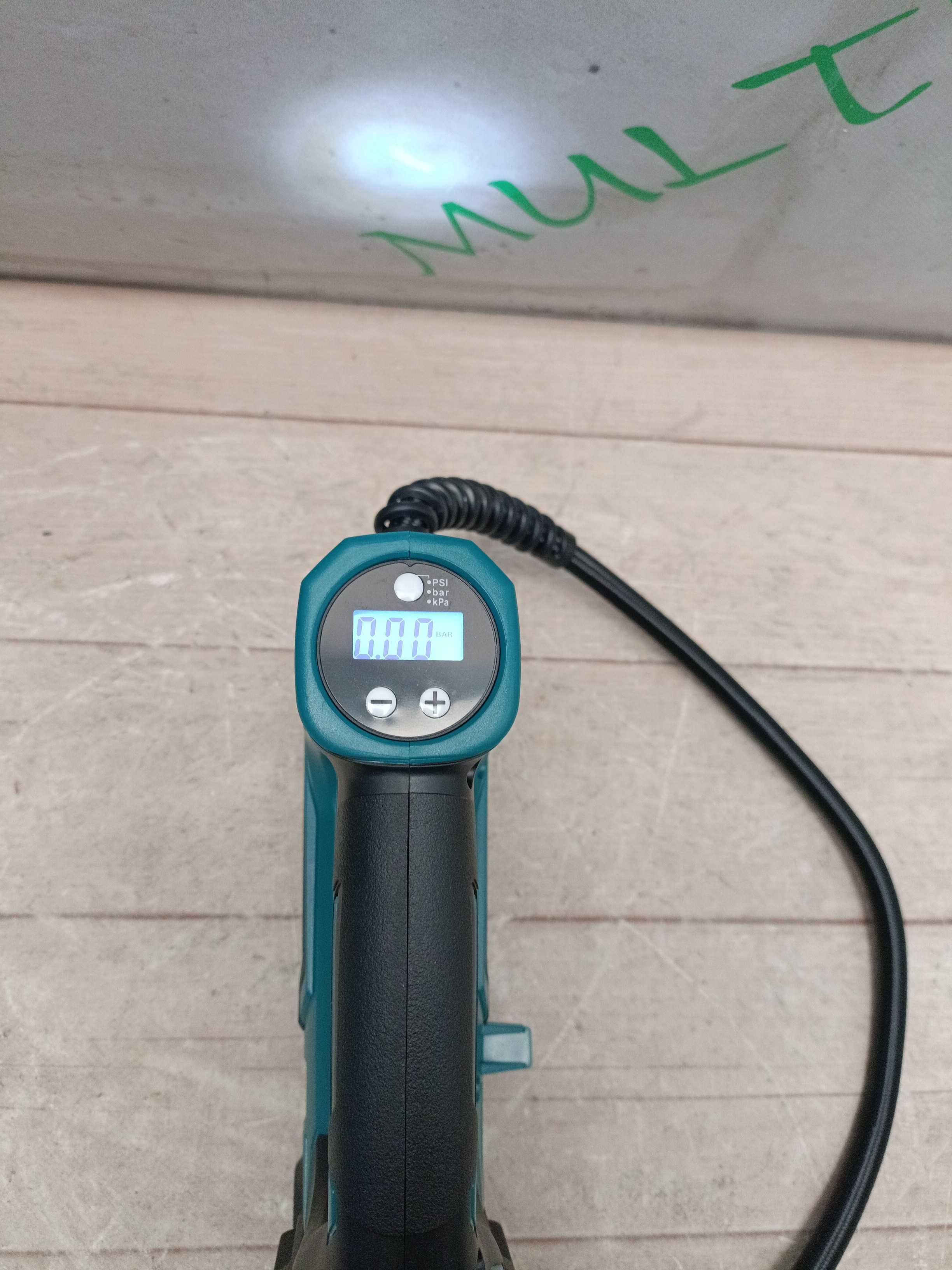 Makita MP100D акумуляторний насос компресор, 12В CXT