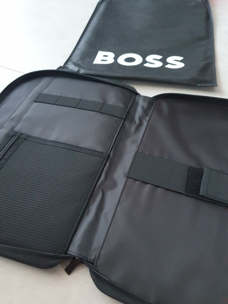 Etui na laptopa pokrowiec ochraniacz Hugo Boss nowy czarny