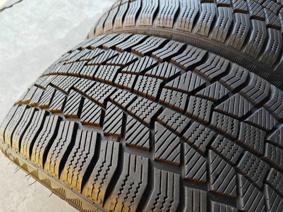 R18 225 40 шини зимові Gislaved EuroFrost 6 гарний стан вироб. Франція