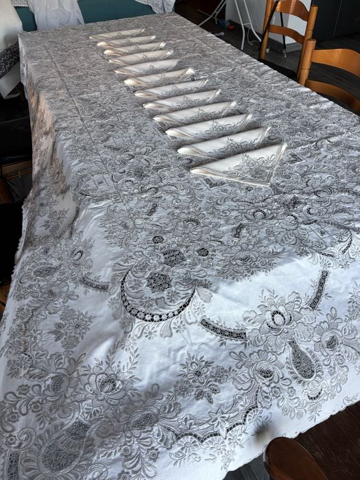 Toalha de mesa em linho com bordado da madeira manual e 12 guardanapos