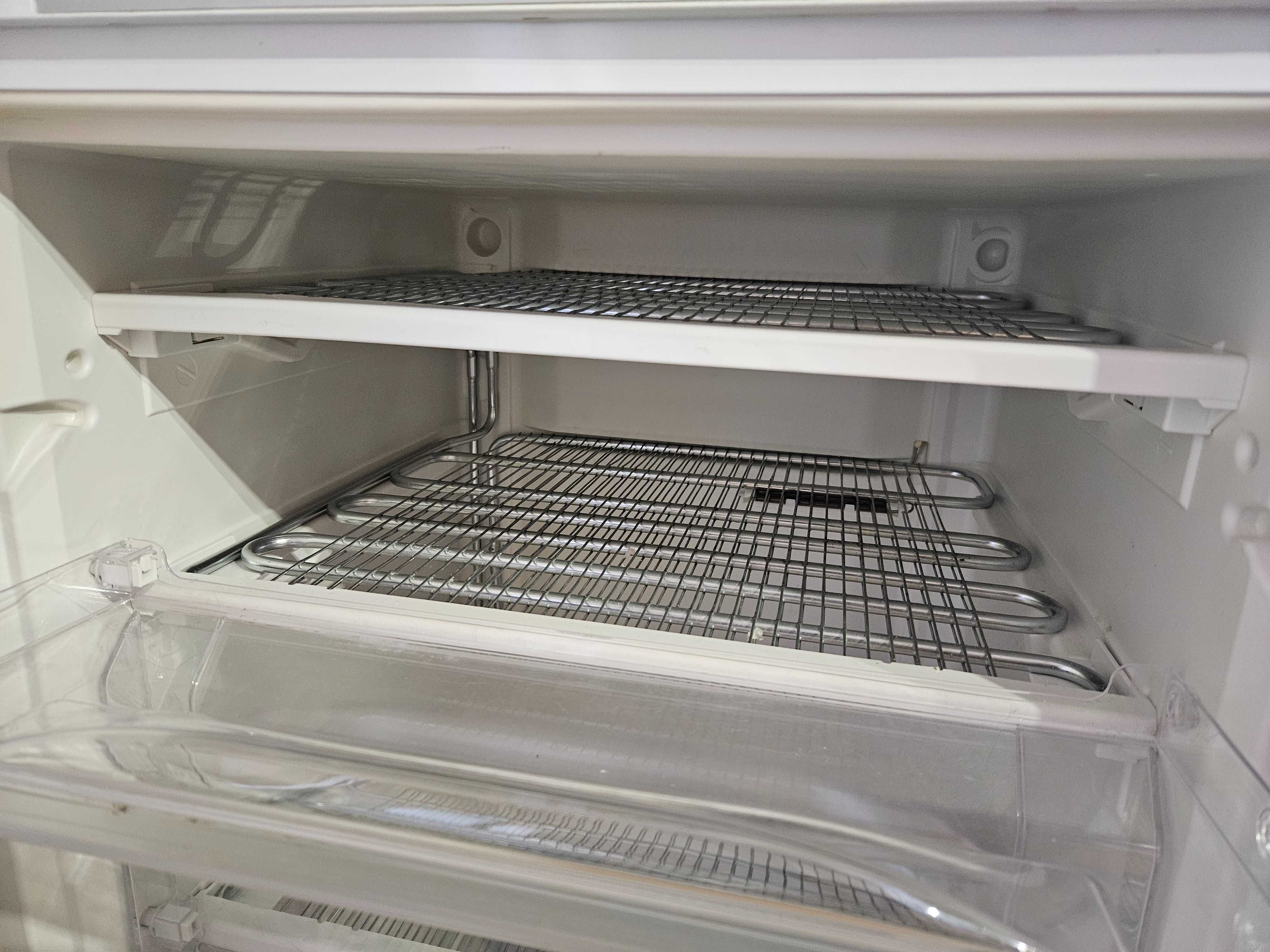 Морозильна камера WHIRLPOOL WVE 1410 A + W