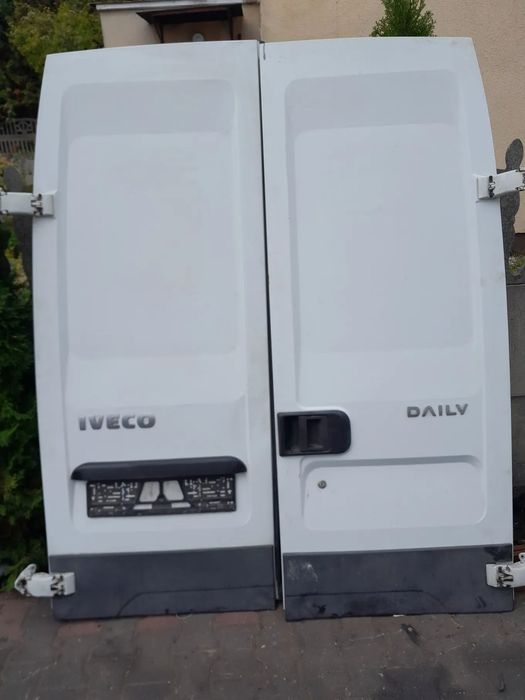 Drzwi tylne komplet Iveco Daily 10r