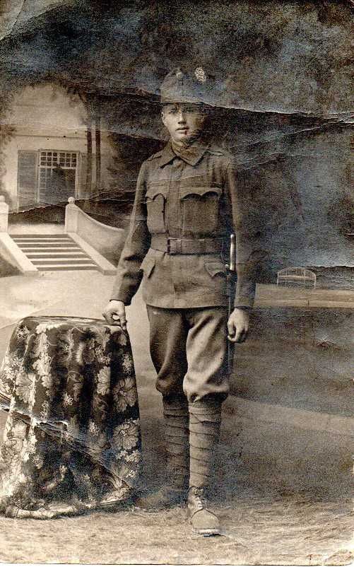 Austro-Węgry Fotografia żołnierz tasak m.1915 mundur bukiecik IWŚ