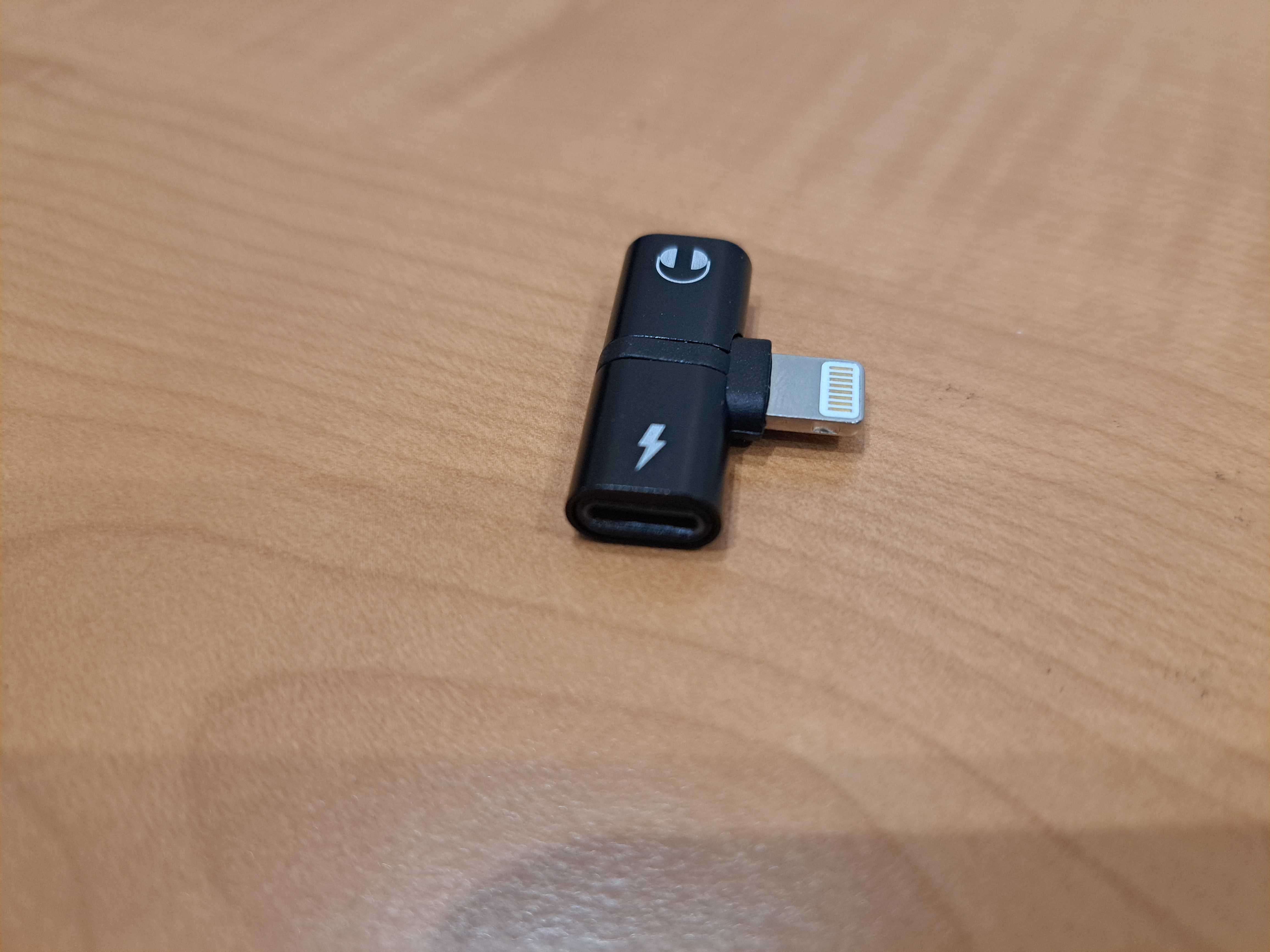 Adaptador phones dos ouvidos + Carregamento compatível iphone
