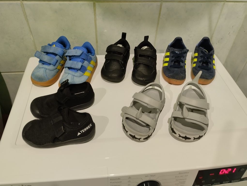 Markowe buty letnie i zimowe oraz kapcie 2pary i jedne sandały croccs