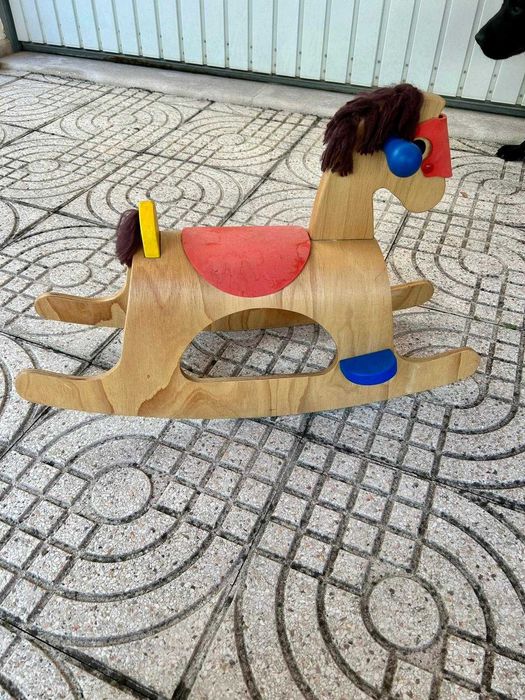 Cavalinho em madeira