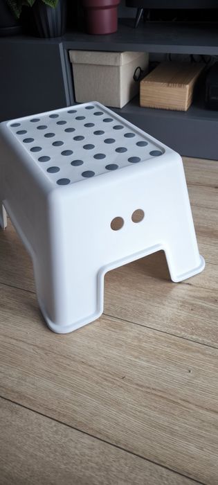 Ikea krzesełko białe podnóżek bolmen
