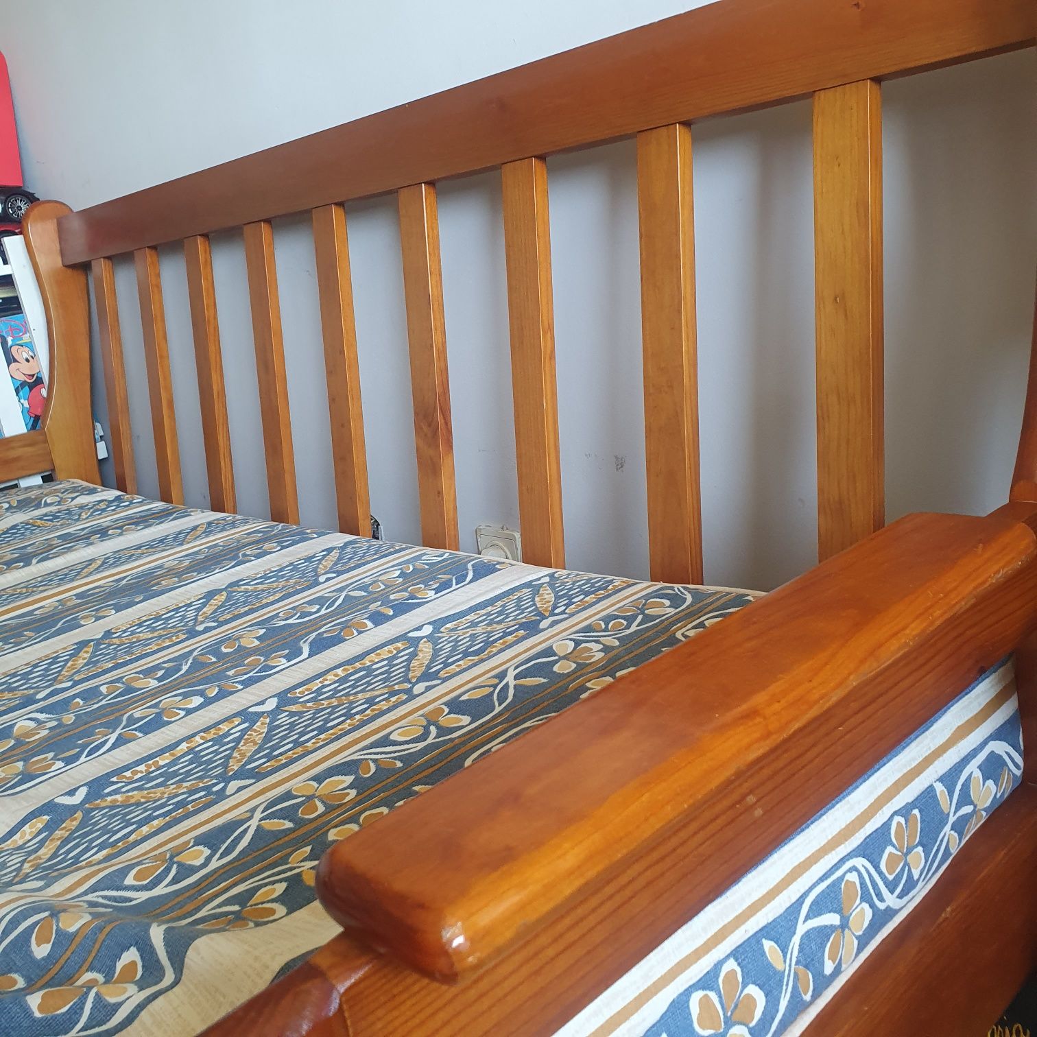 Sofá cama - madeira