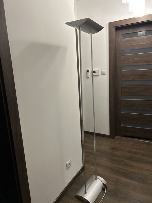 Lampa stojaca srebrna