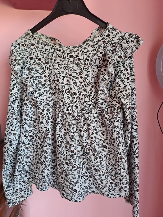 Blusas meninas 10 a 13 anos 10€ cada